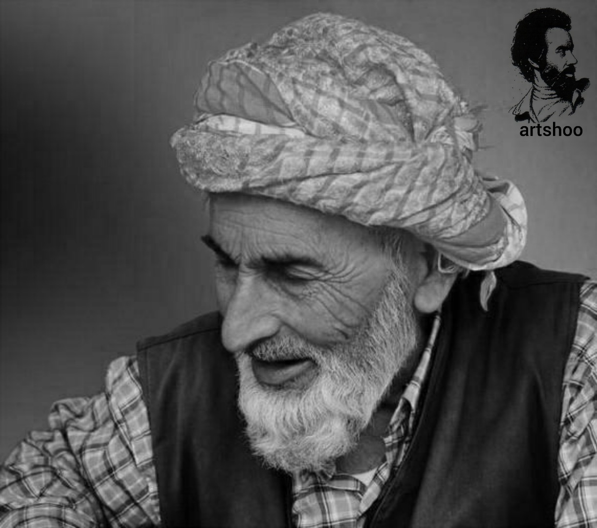 مدل پرتره سیاه قلم